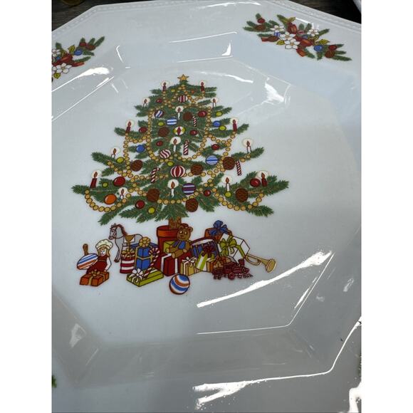 Fairfield Christmas Tree Octagon PEACE ON EARTH 10 1/8" Dinner Plates - Set of 4 - Picture 5 of 8